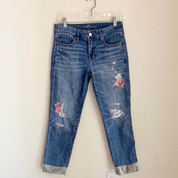 White House Black Market Mid Rise The Straight Crop Floral Embroidered Jeans - Picture 16 of 16